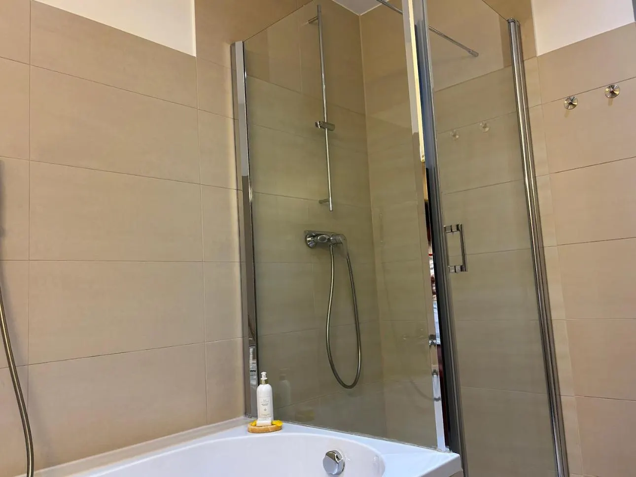 Apartment Luxury Serviced 3-Bedroom Flat In Vienna'S 1St District Austria